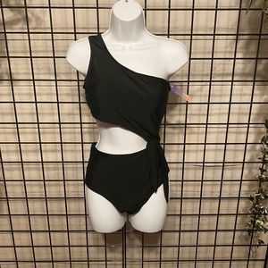 Molybell Cutout One-piece Swimsuit P121